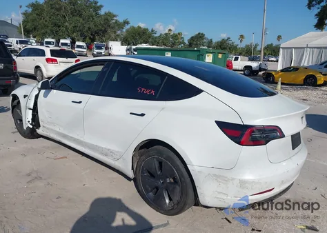 2023 Tesla Model 3 z USA, uszkodzony, nr VIN 5YJ3E1EA4PF624921